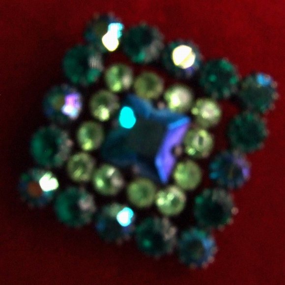 Antique VTG Rhinestone Brooch Japan Back Luscious Greens - Picture 4 of 4